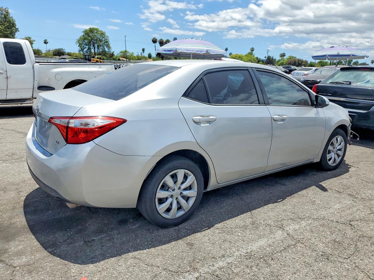 2014 TOYOTA COROLLA LE photo 5