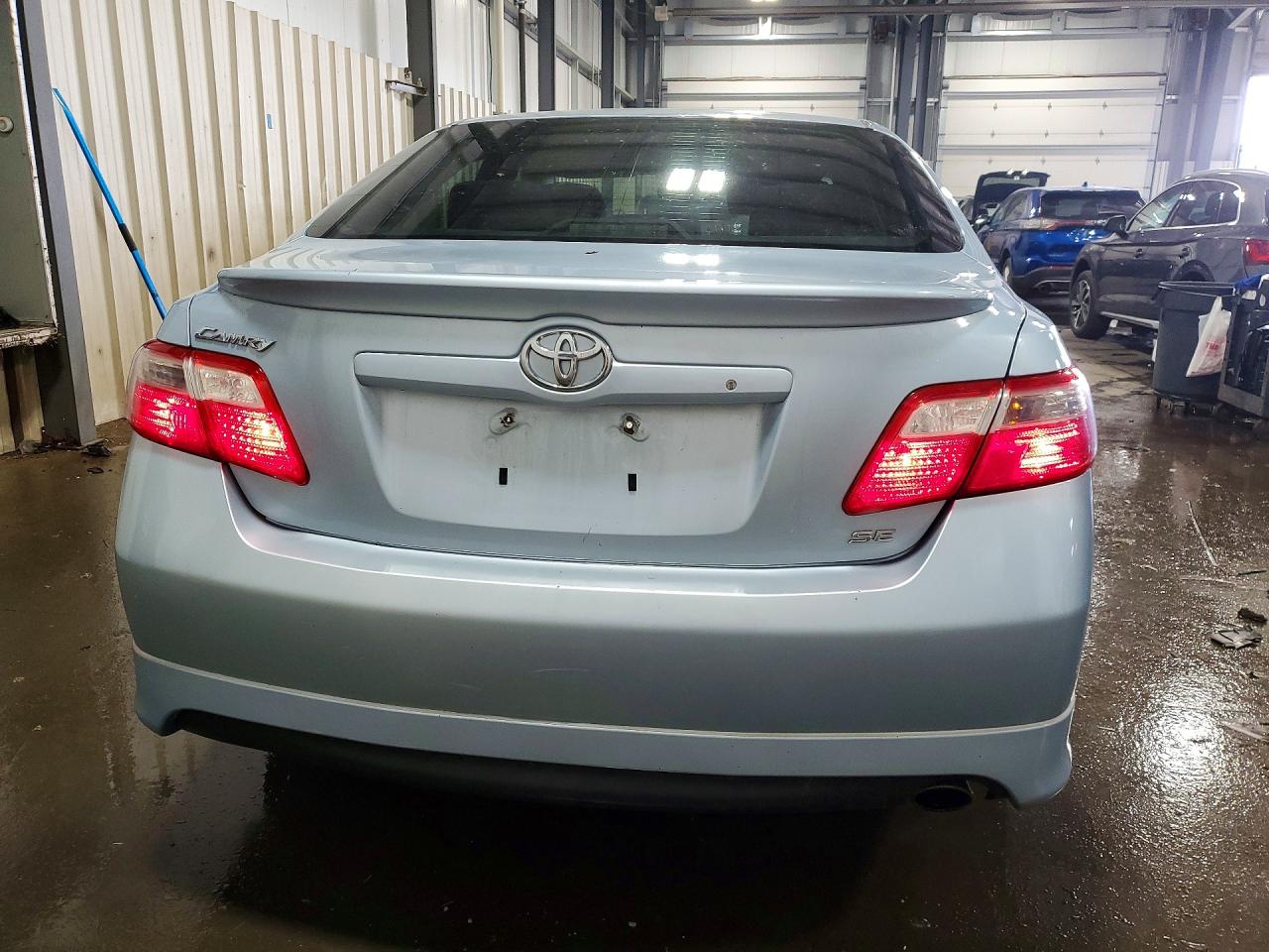 2009 TOYOTA CAMRY SE photo 16