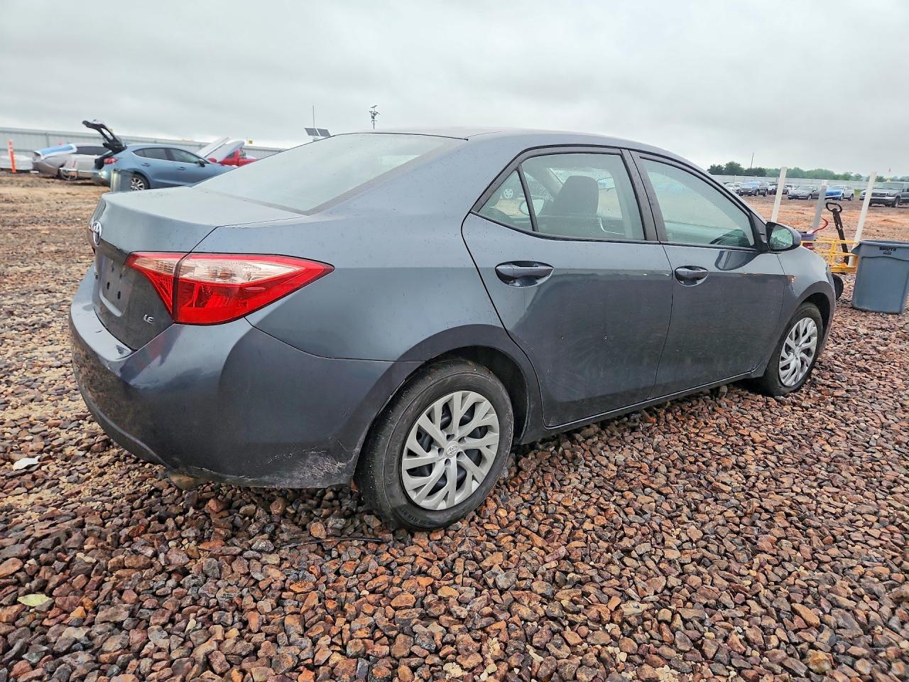 2018 TOYOTA COROLLA LE photo 7