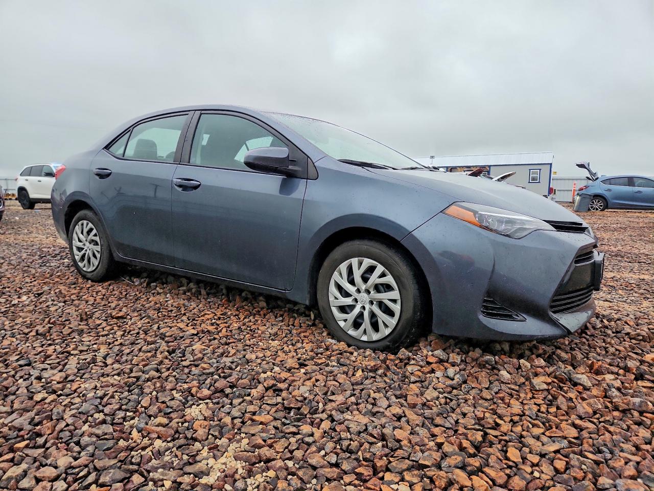 2018 TOYOTA COROLLA LE photo 10