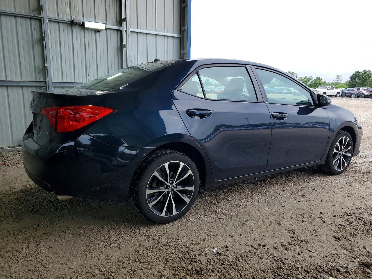 2017 TOYOTA COROLLA SE photo 5