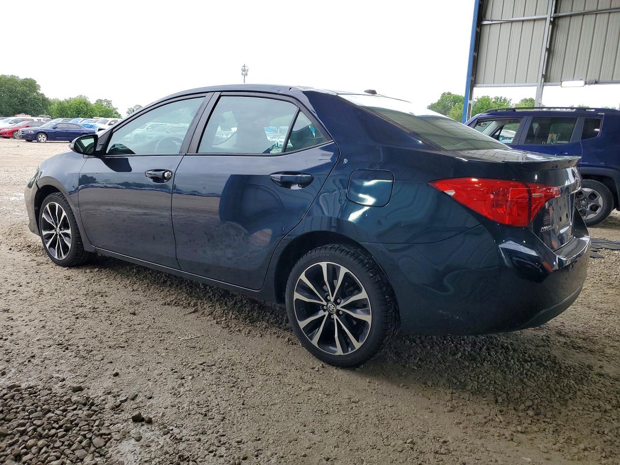 2017 TOYOTA COROLLA SE photo 3