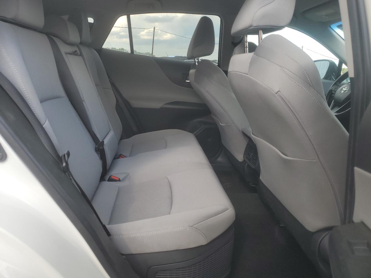 2021 TOYOTA VENZA LE photo 21