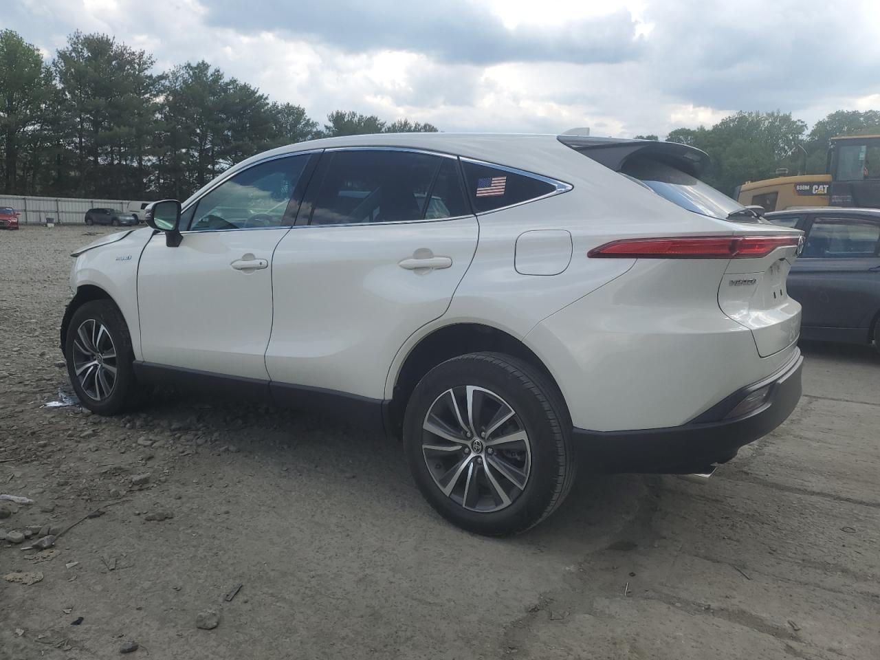 2021 TOYOTA VENZA LE photo 3