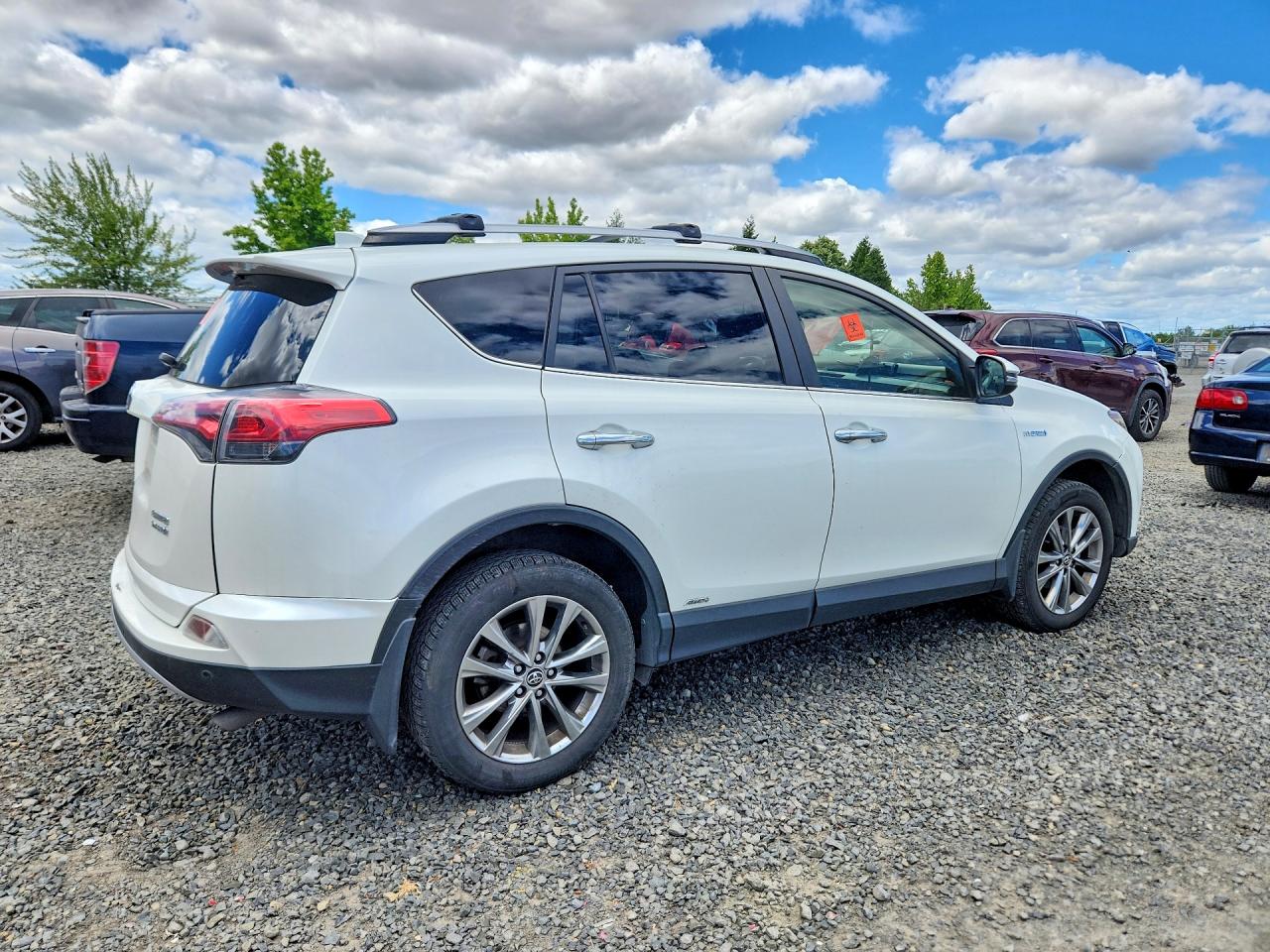 2017 TOYOTA RAV4 HV LIMITED photo 5