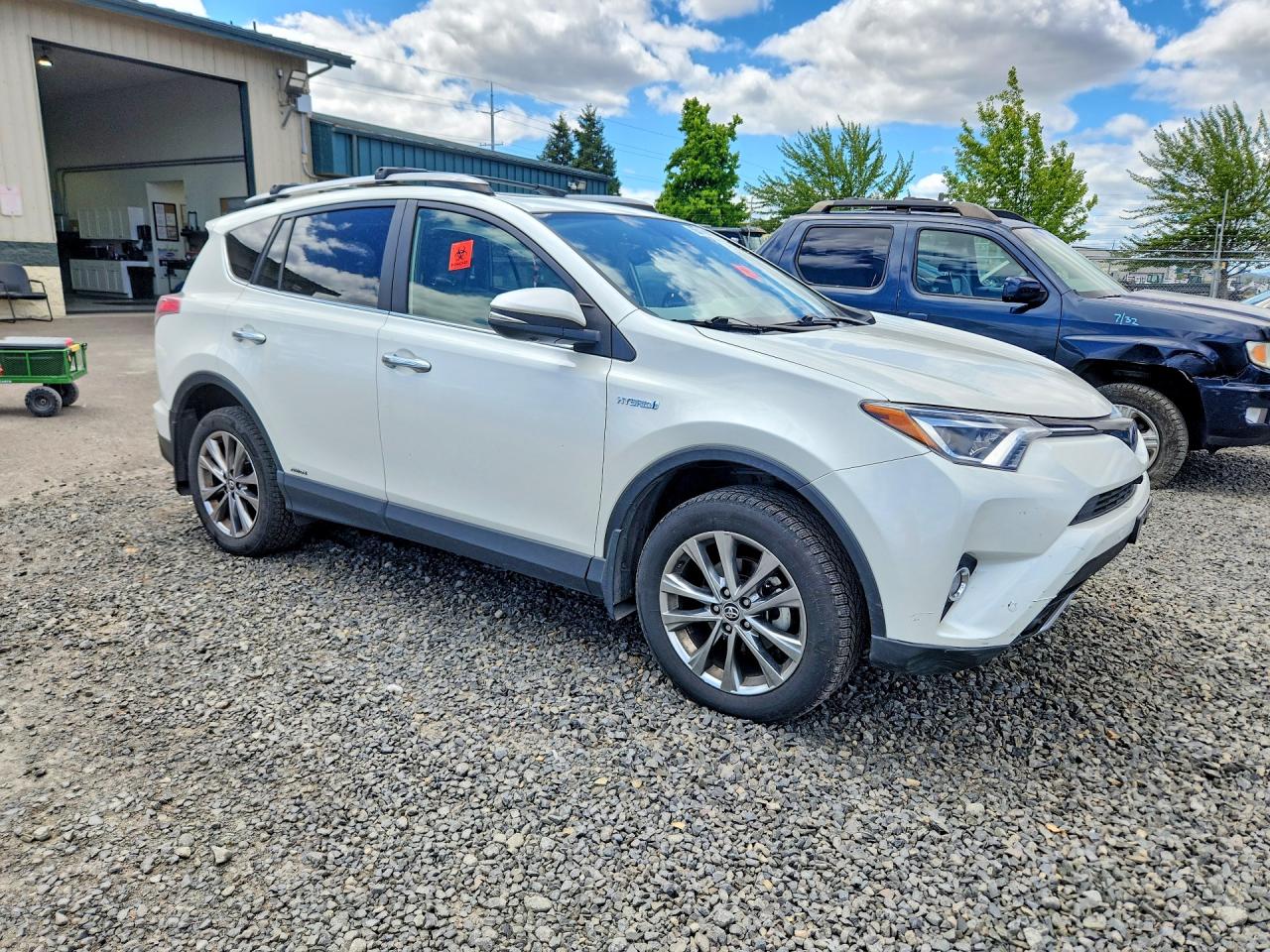 2017 TOYOTA RAV4 HV LIMITED photo 7