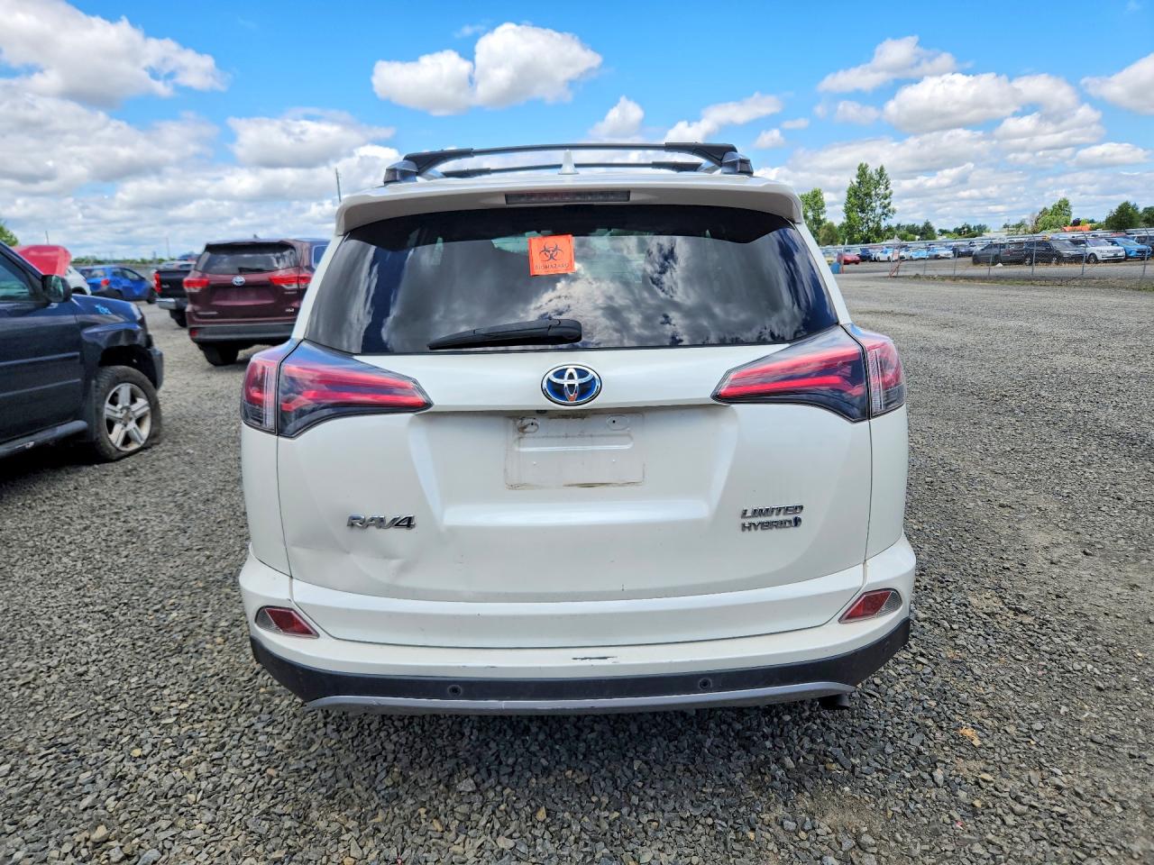 2017 TOYOTA RAV4 HV LIMITED photo 11