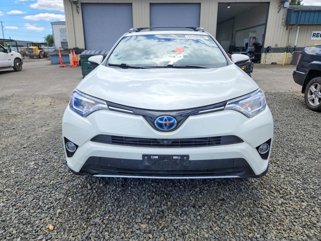 2017 TOYOTA RAV4 HV LIMITED photo 9