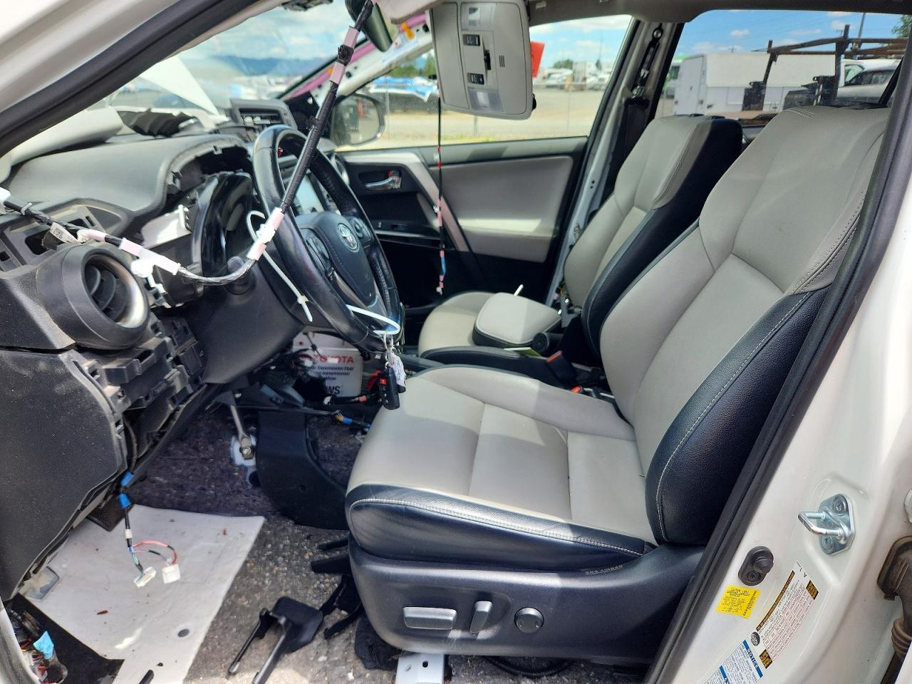 2017 TOYOTA RAV4 HV LIMITED photo 13