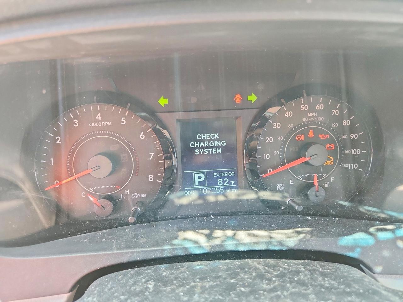 2015 TOYOTA SIENNA LE photo 25