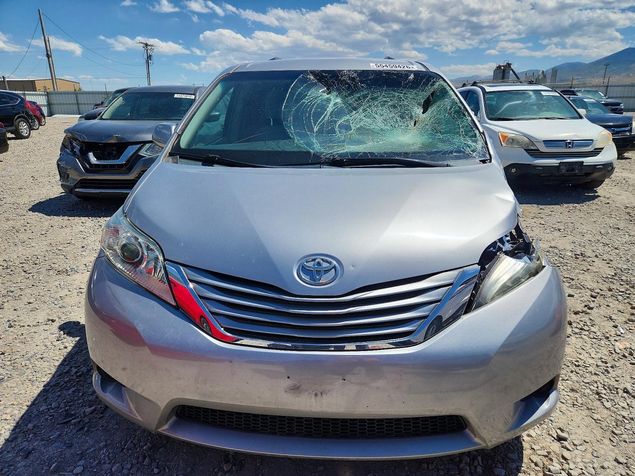 2015 TOYOTA SIENNA LE photo 13