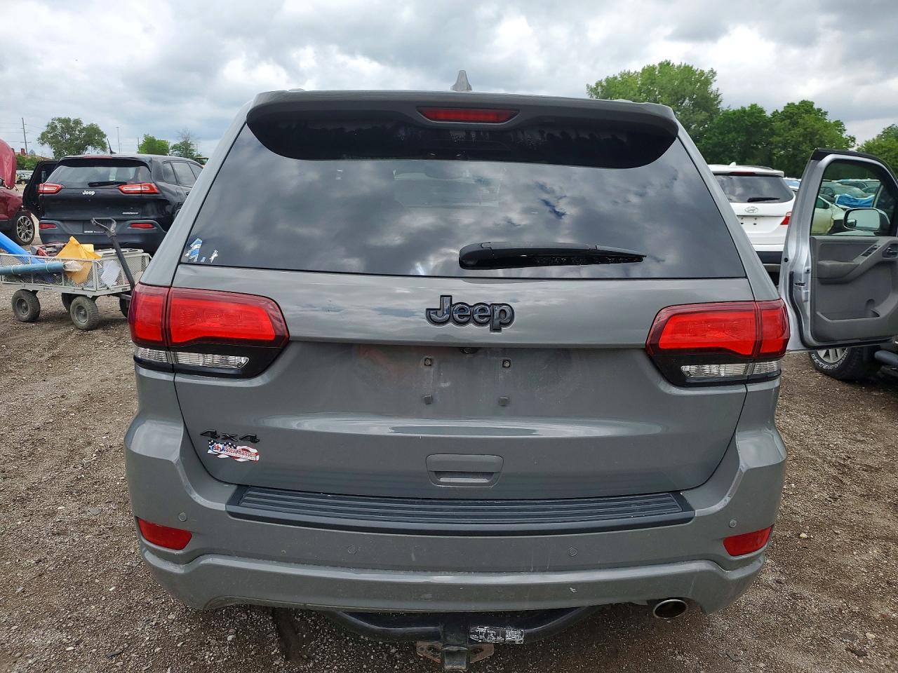 2019 JEEP GRAND CHEROKEE LAREDO photo 16