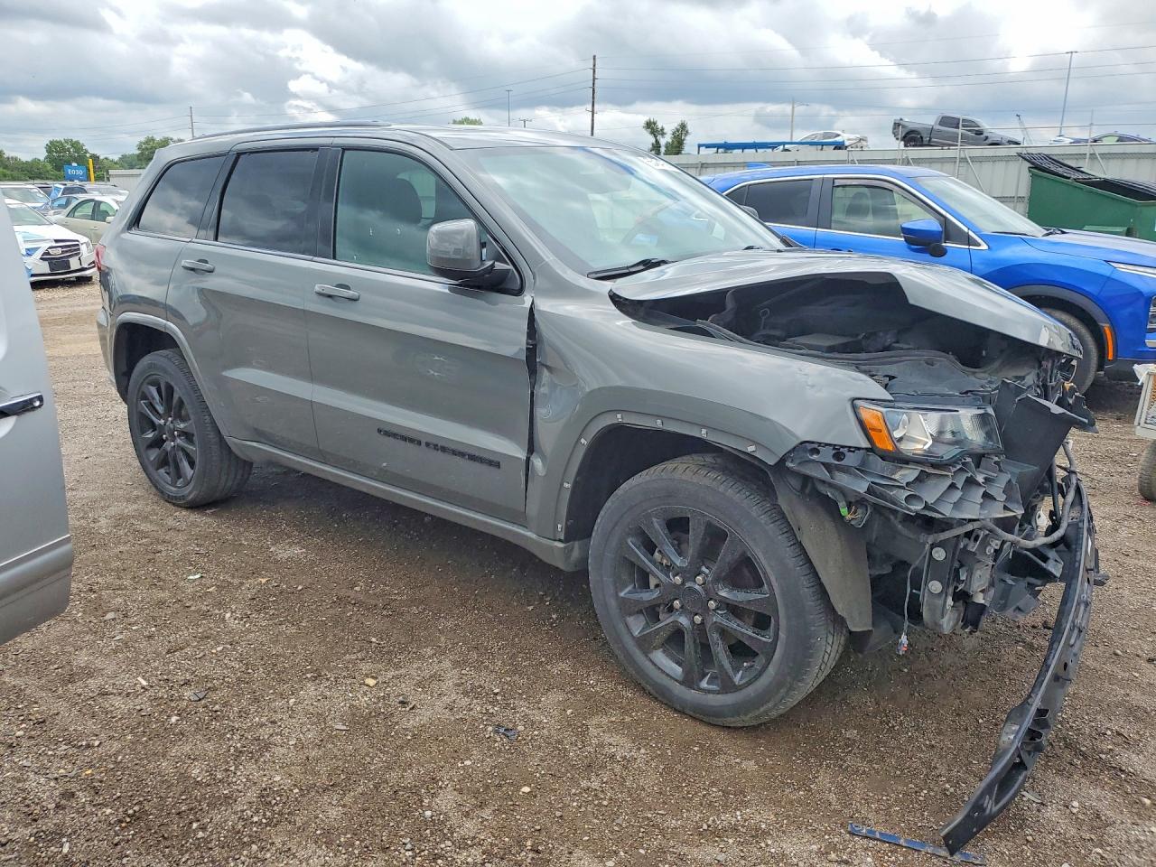 2019 JEEP GRAND CHEROKEE LAREDO photo 10