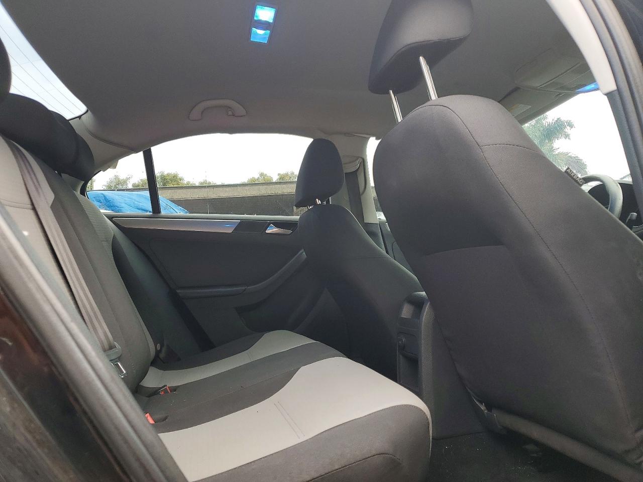 2017 VOLKSWAGEN JETTA S photo 28