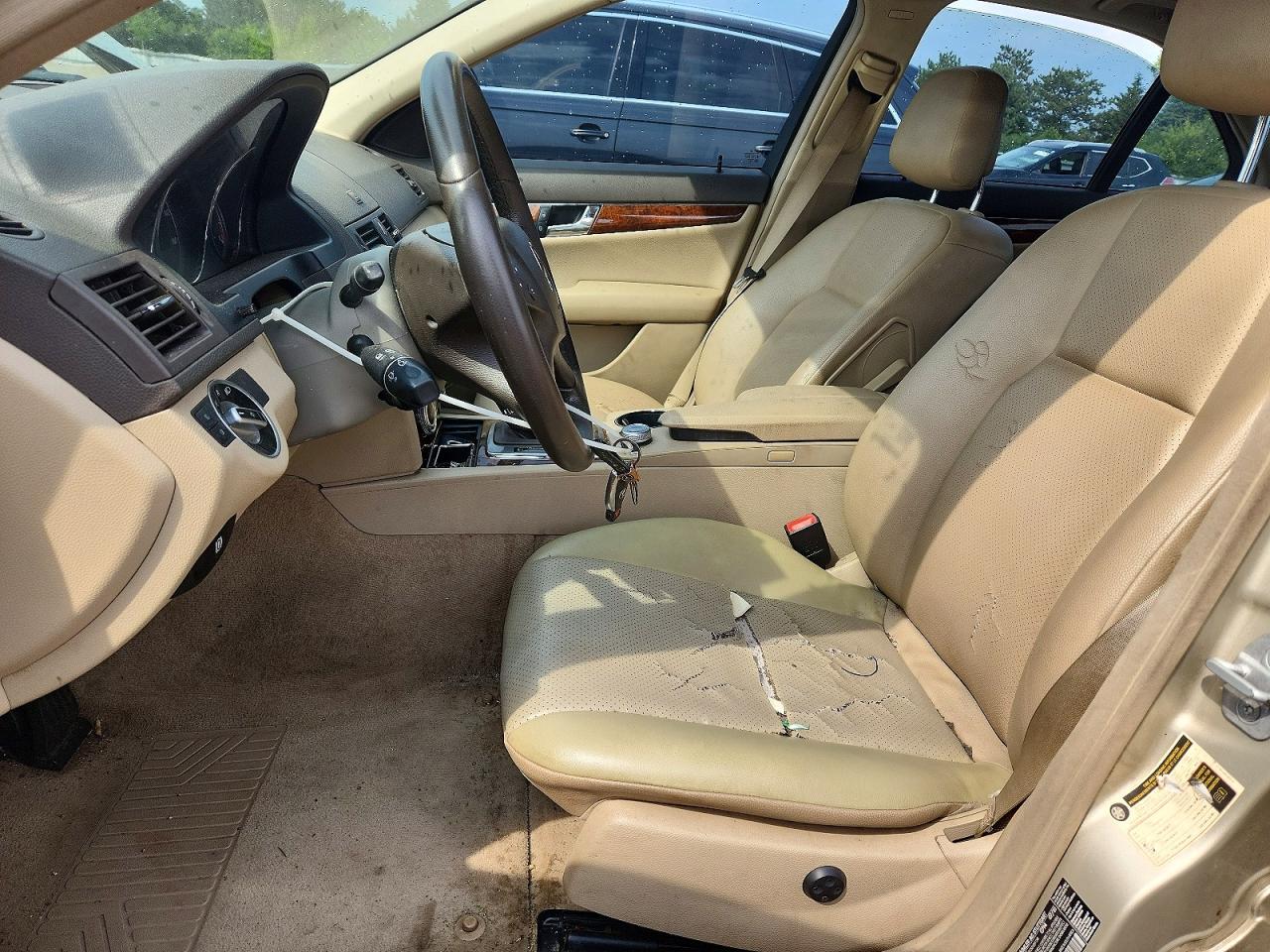 2011 MERCEDES-BENZ C 300 photo 7