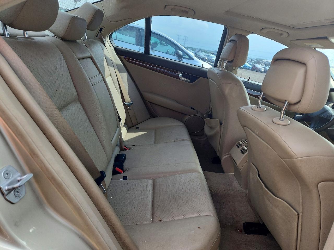 2011 MERCEDES-BENZ C 300 photo 10