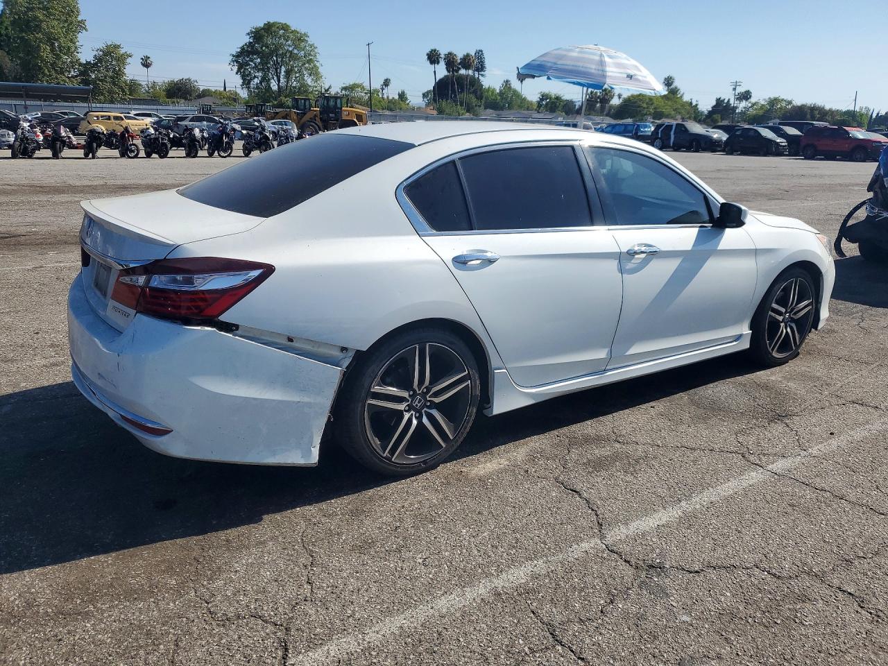 2017 HONDA ACCORD SPORT photo 3