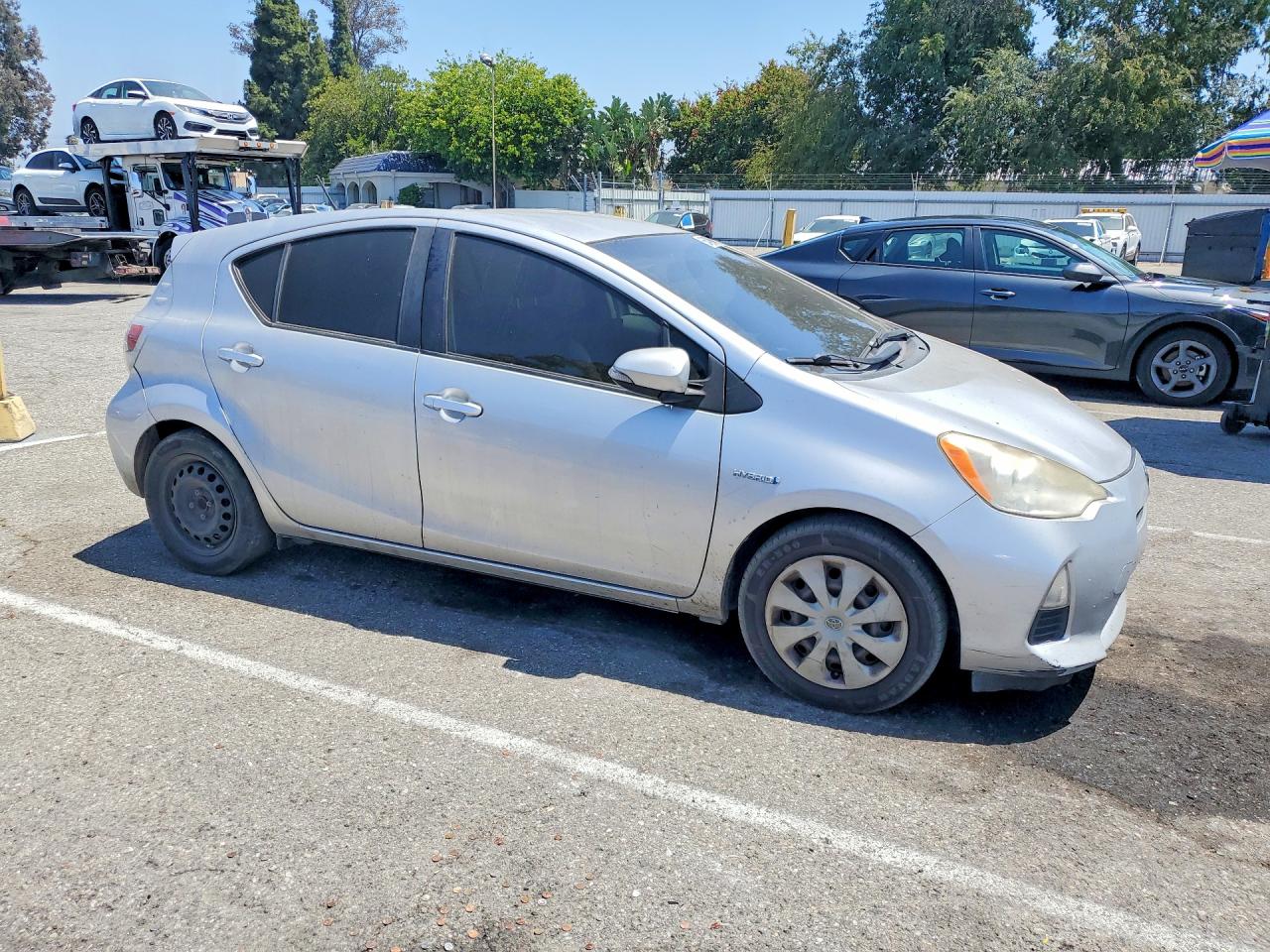2013 TOYOTA PRIUS C TWO photo 7