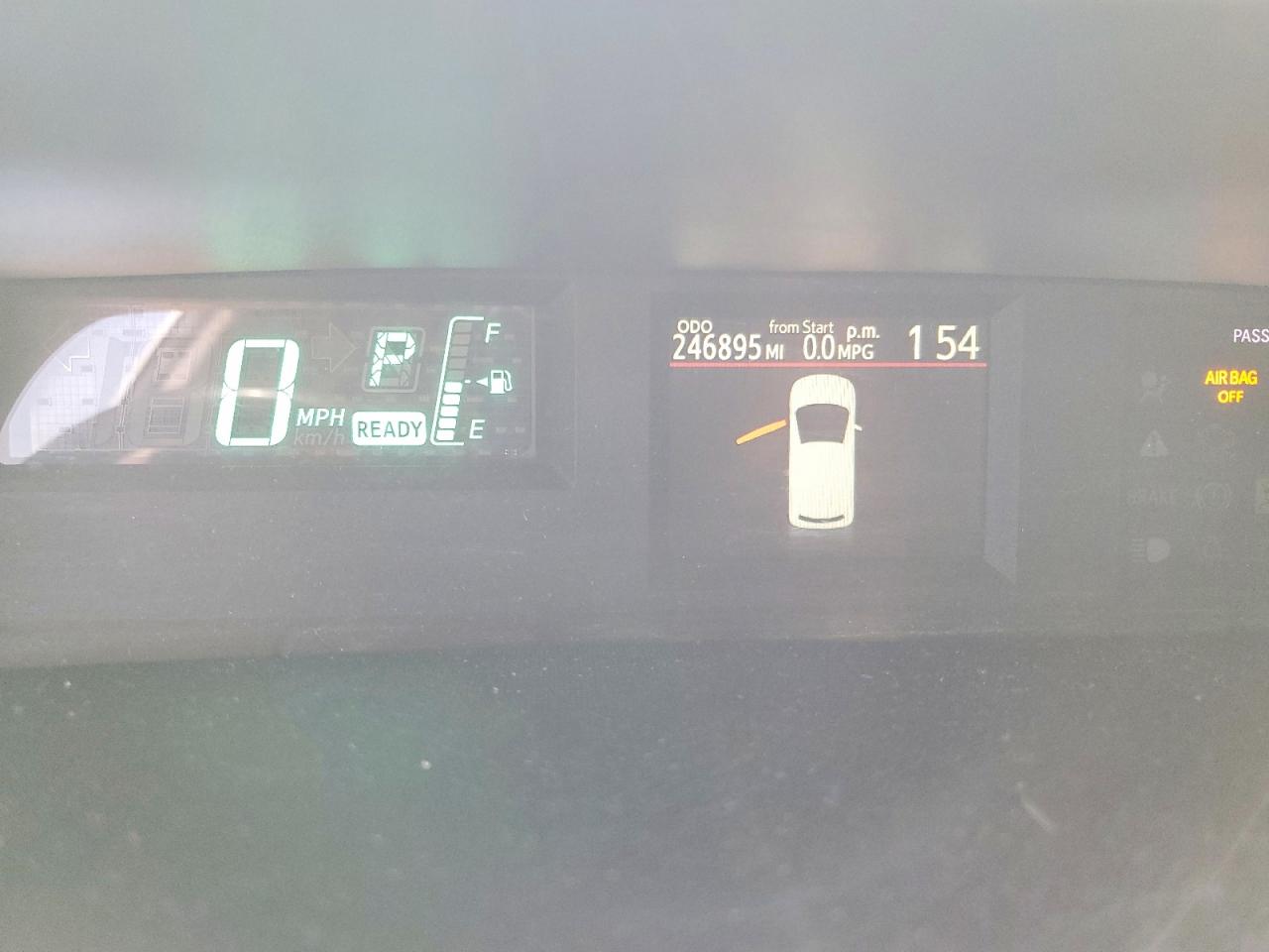2013 TOYOTA PRIUS C TWO photo 17
