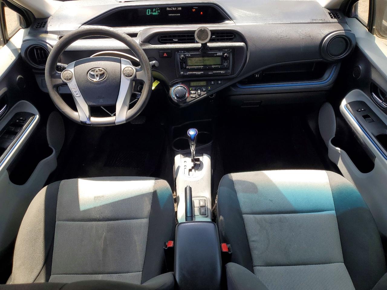 2013 TOYOTA PRIUS C TWO photo 15