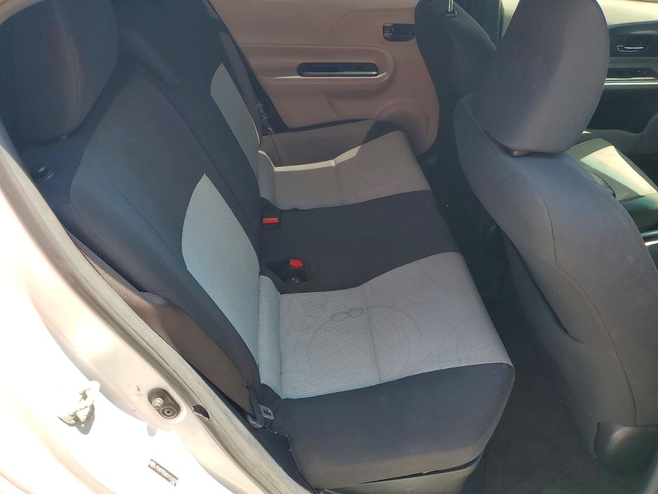2013 TOYOTA PRIUS C TWO photo 19