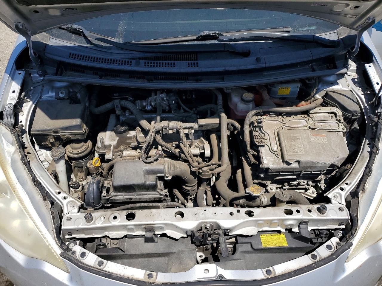 2013 TOYOTA PRIUS C TWO photo 21