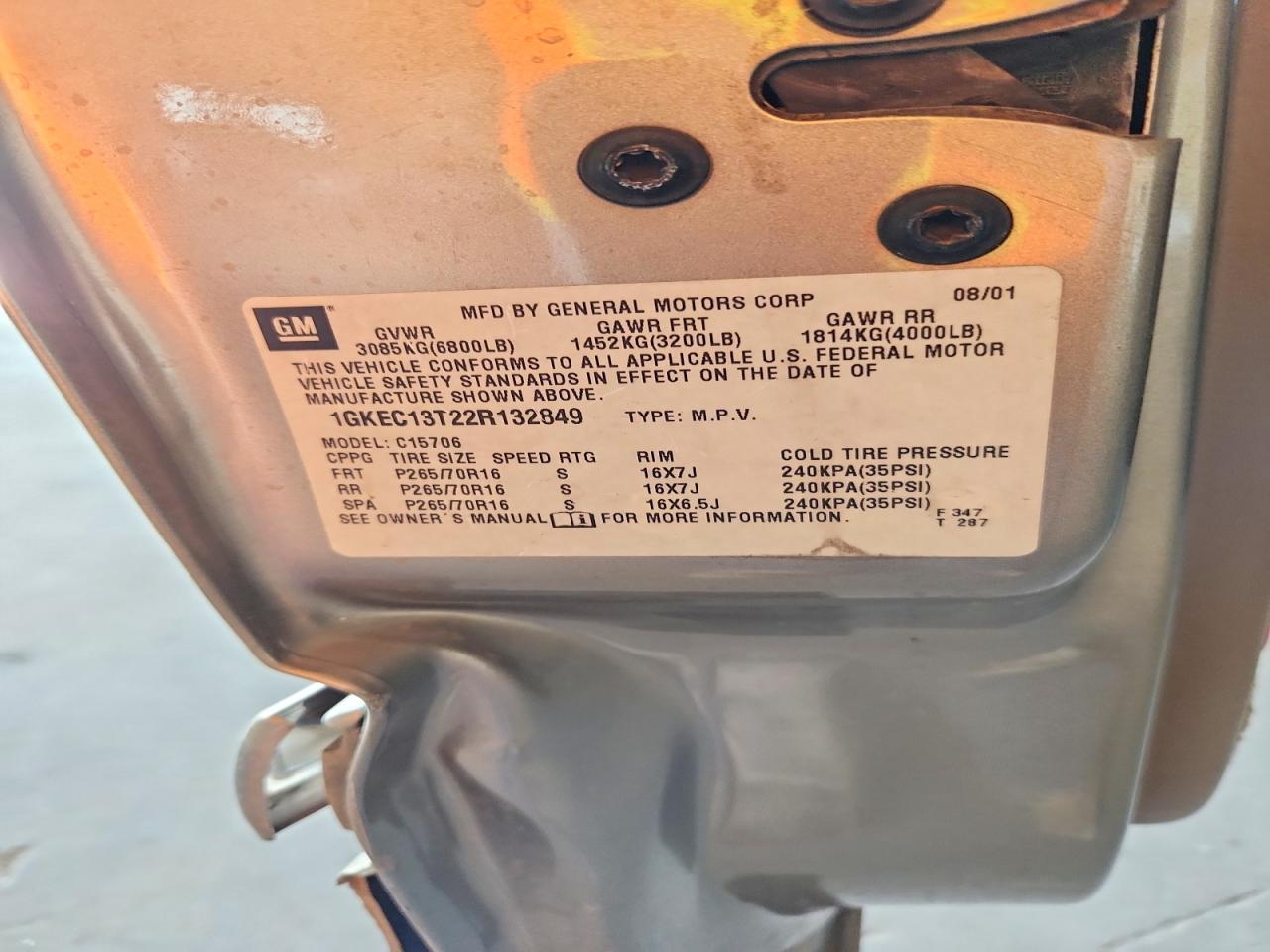 2002 GMC YUKON photo 25