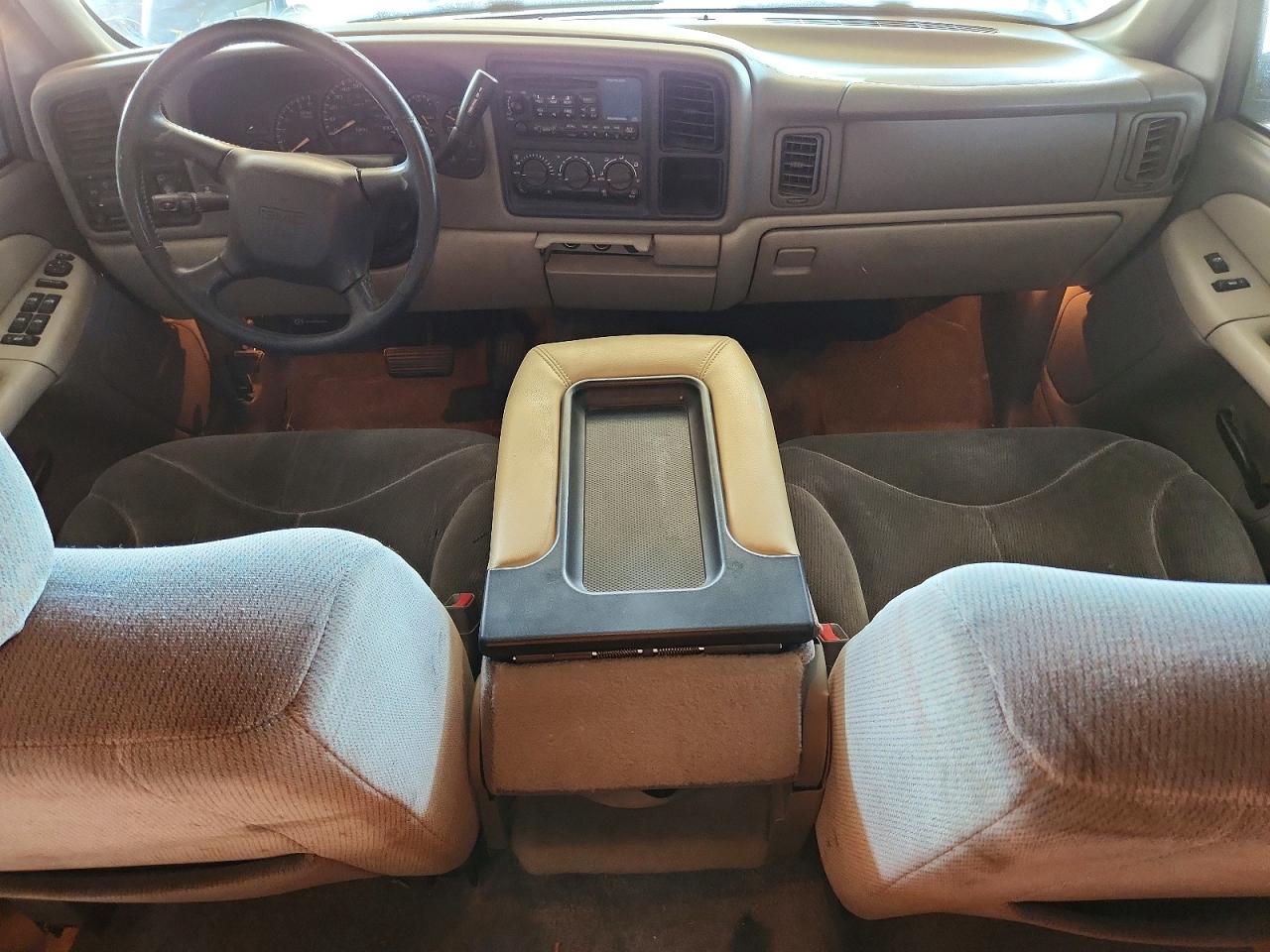 2002 GMC YUKON photo 15