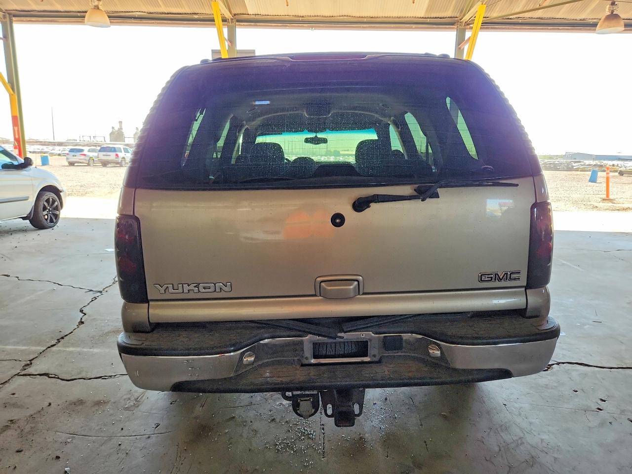 2002 GMC YUKON photo 11