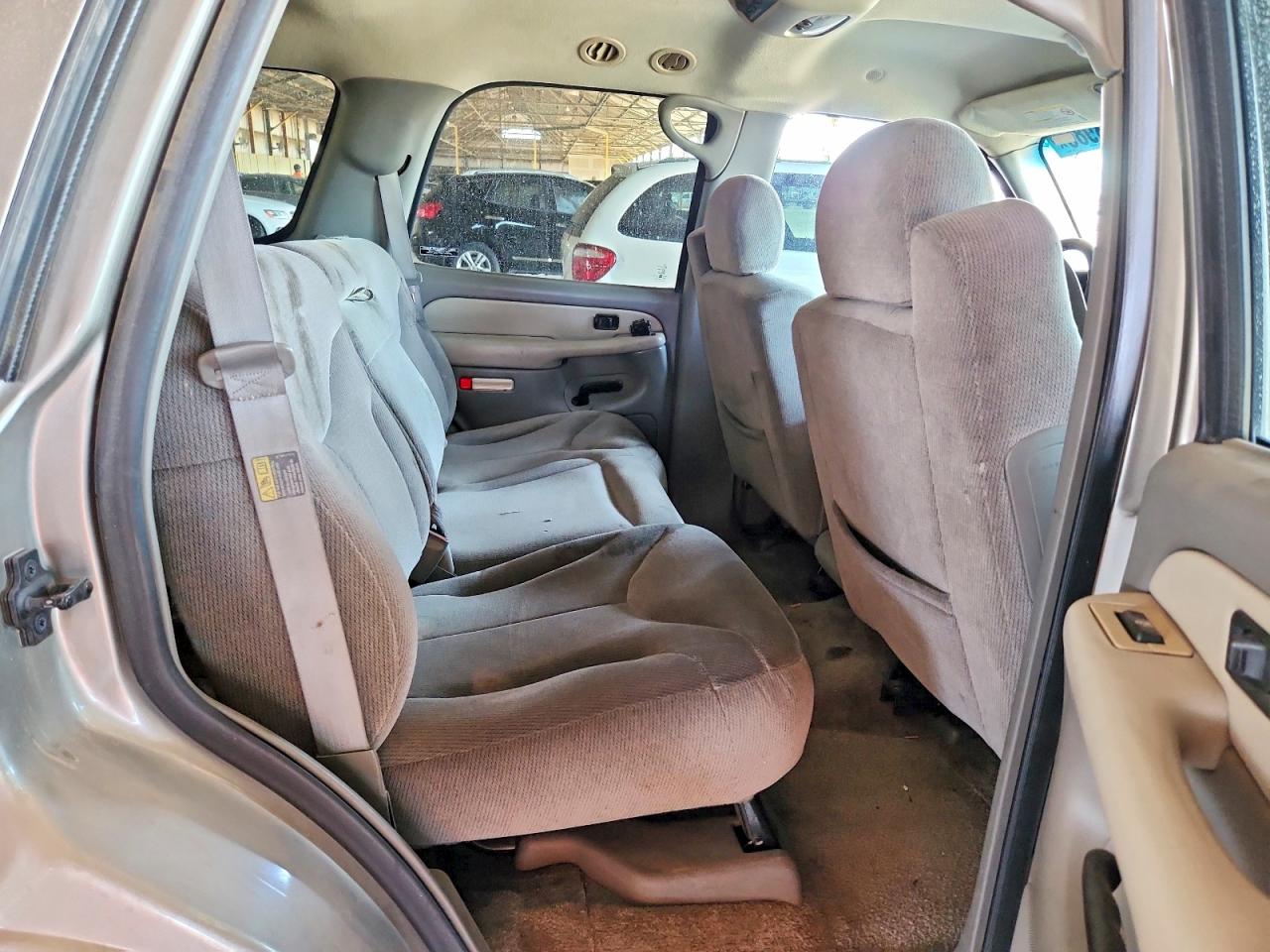 2002 GMC YUKON photo 21