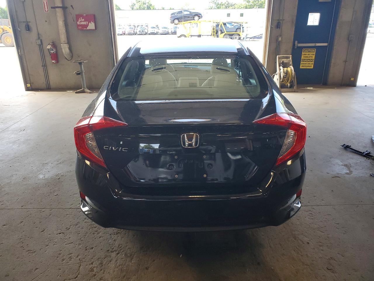 2016 HONDA CIVIC LX photo 11