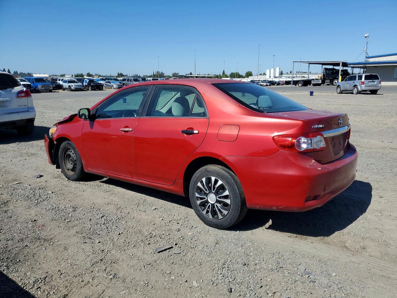 2011 TOYOTA COROLLA LE photo 3
