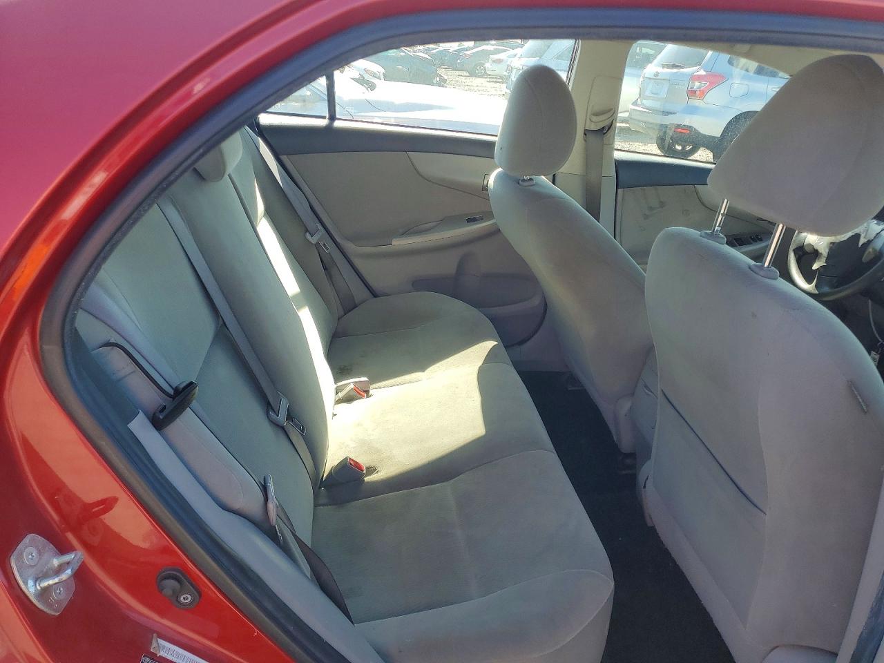 2011 TOYOTA COROLLA LE photo 19