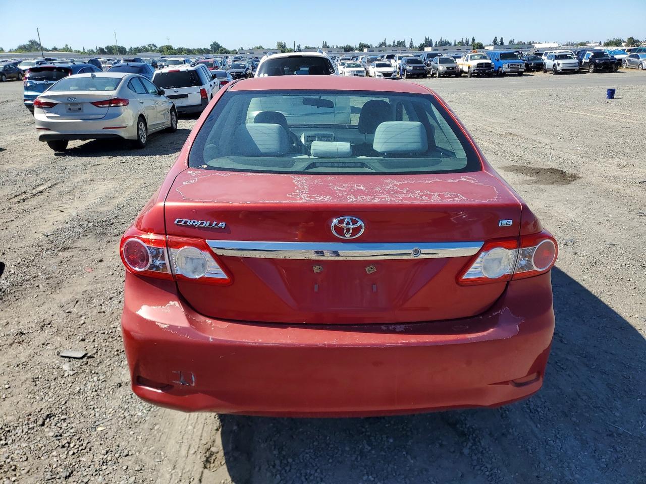 2011 TOYOTA COROLLA LE photo 11