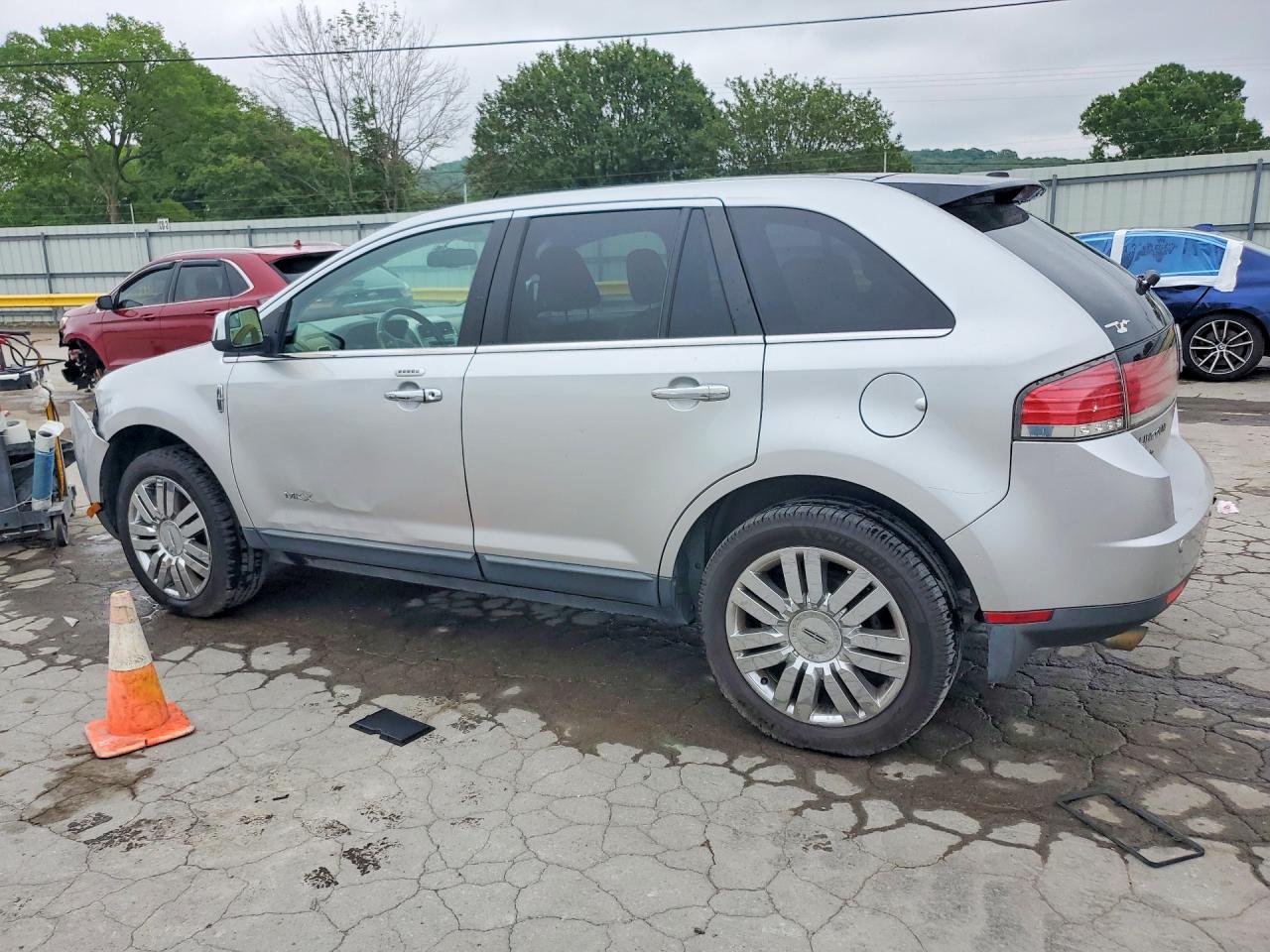 2010 LINCOLN MKX photo 3