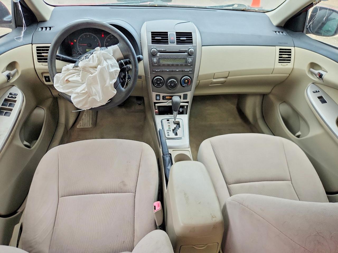 2011 TOYOTA COROLLA LE photo 8