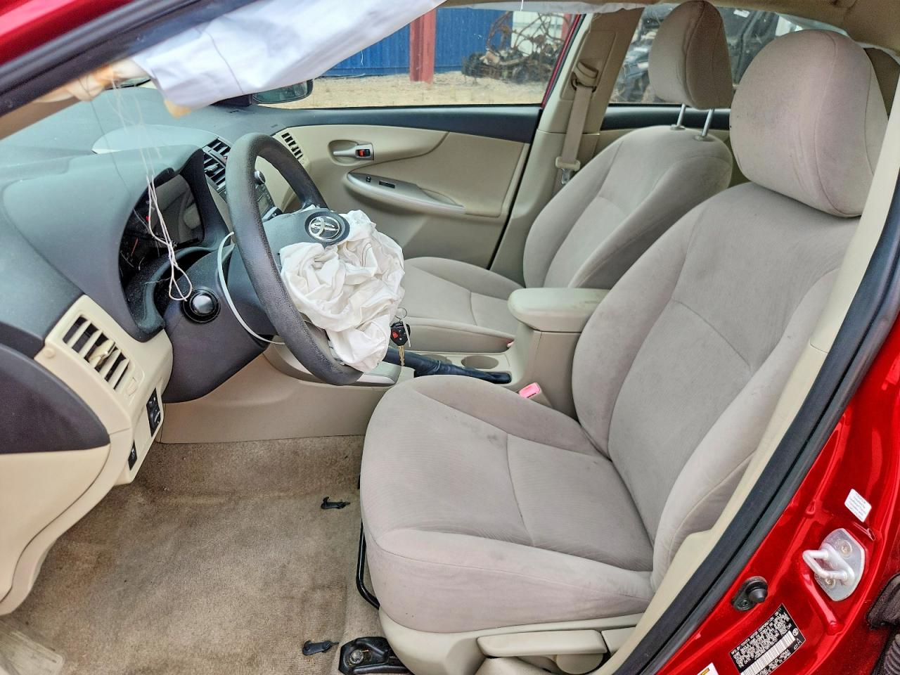 2011 TOYOTA COROLLA LE photo 7