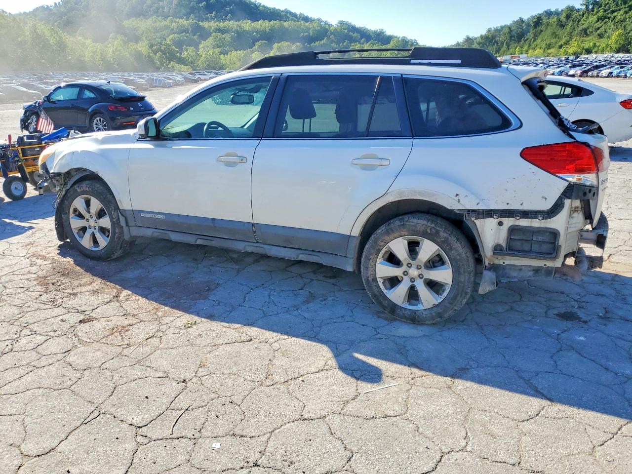 2010 SUBARU OUTBACK 2.5I LIMITED photo 3
