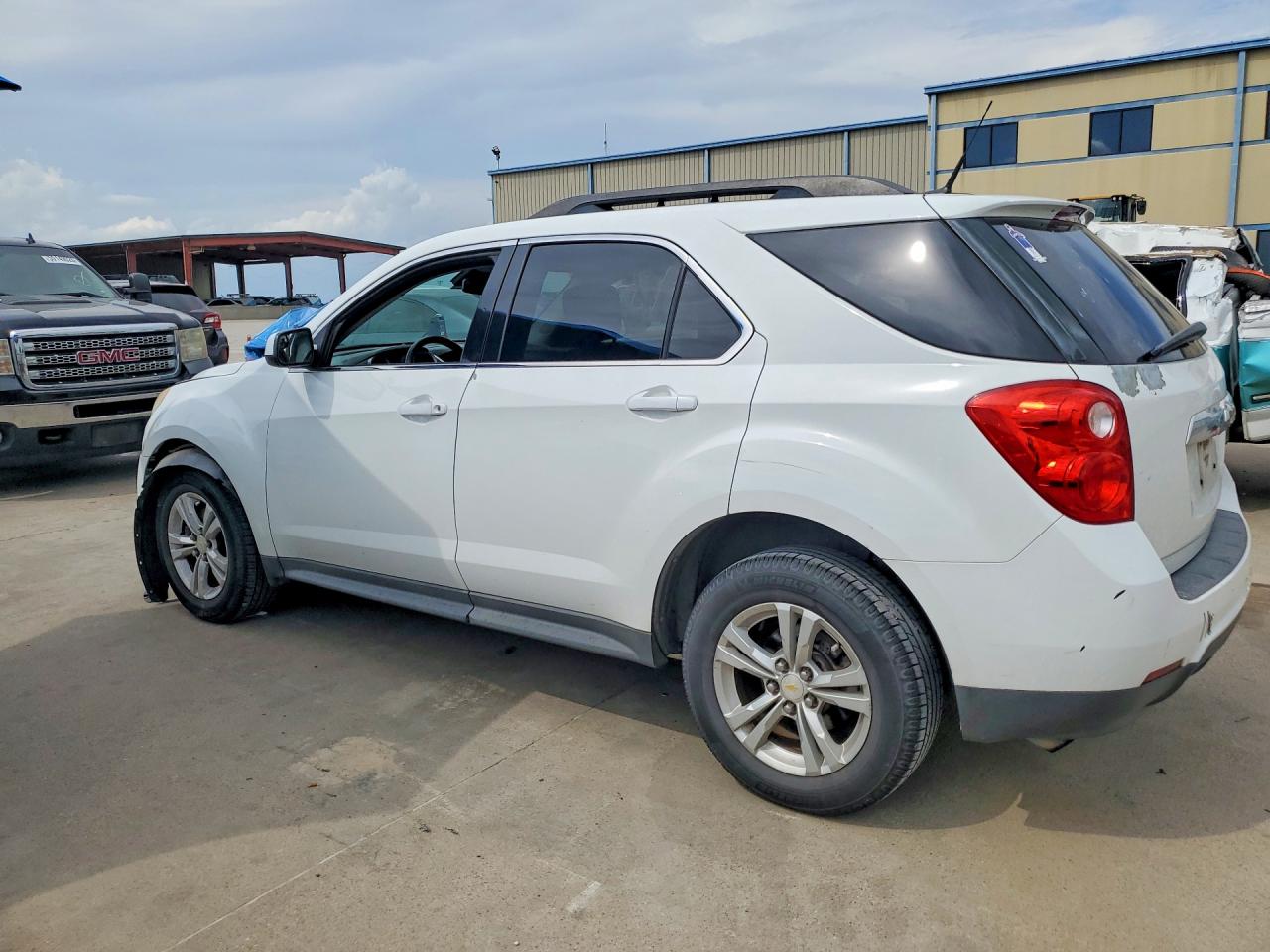 2013 CHEVROLET EQUINOX LT photo 4