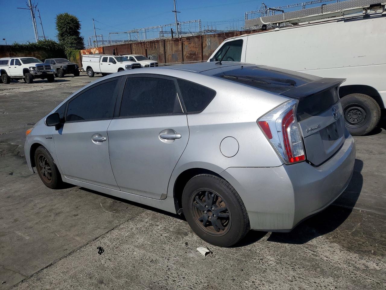 2014 TOYOTA PRIUS TWO photo 3