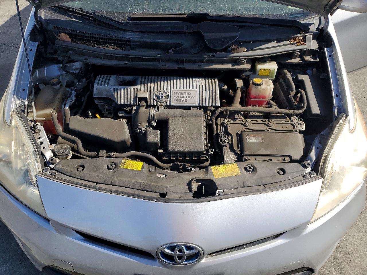 2014 TOYOTA PRIUS TWO photo 21