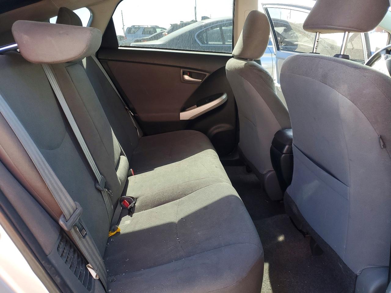 2014 TOYOTA PRIUS TWO photo 19