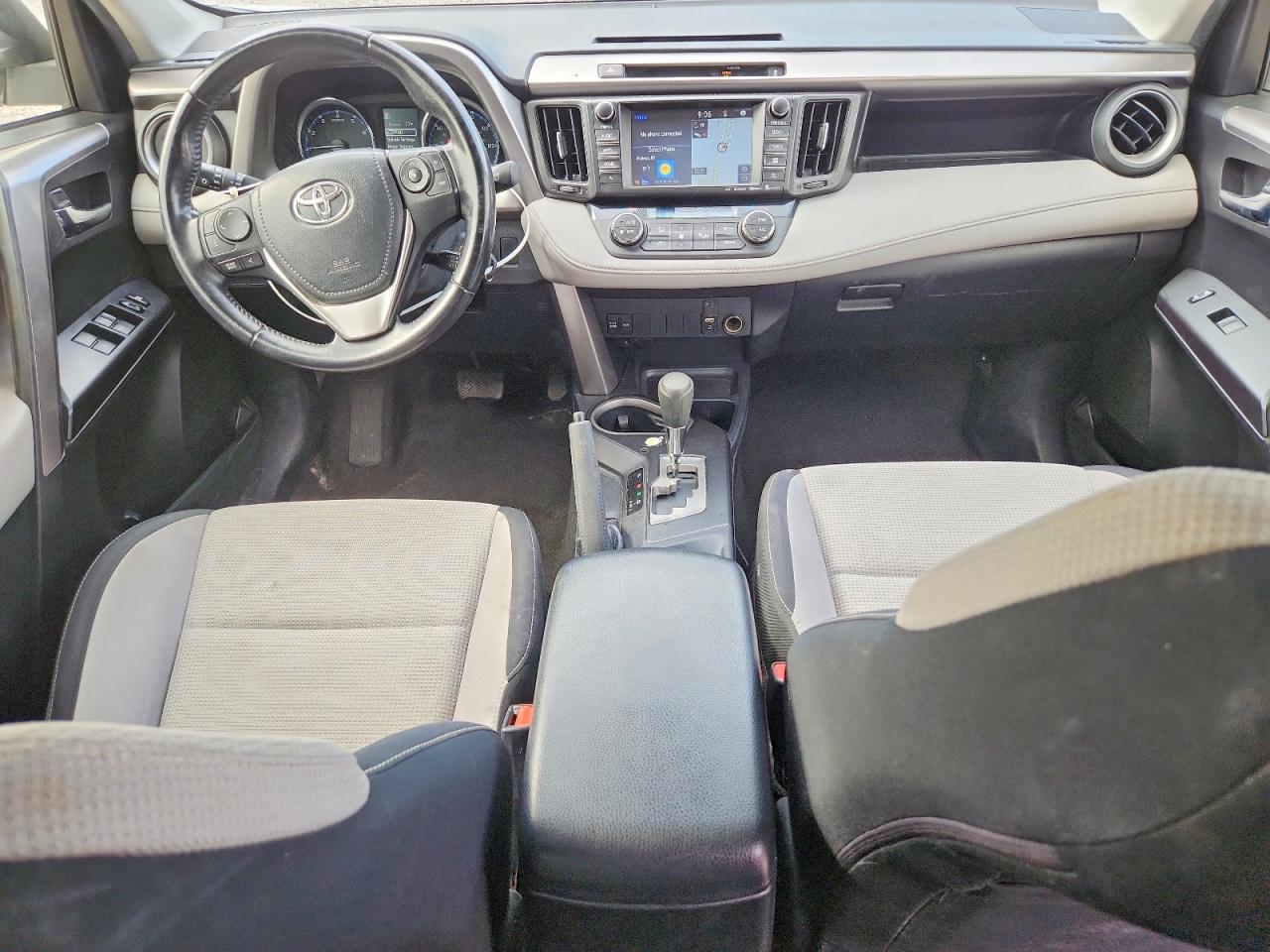 2016 TOYOTA RAV4 XLE photo 15