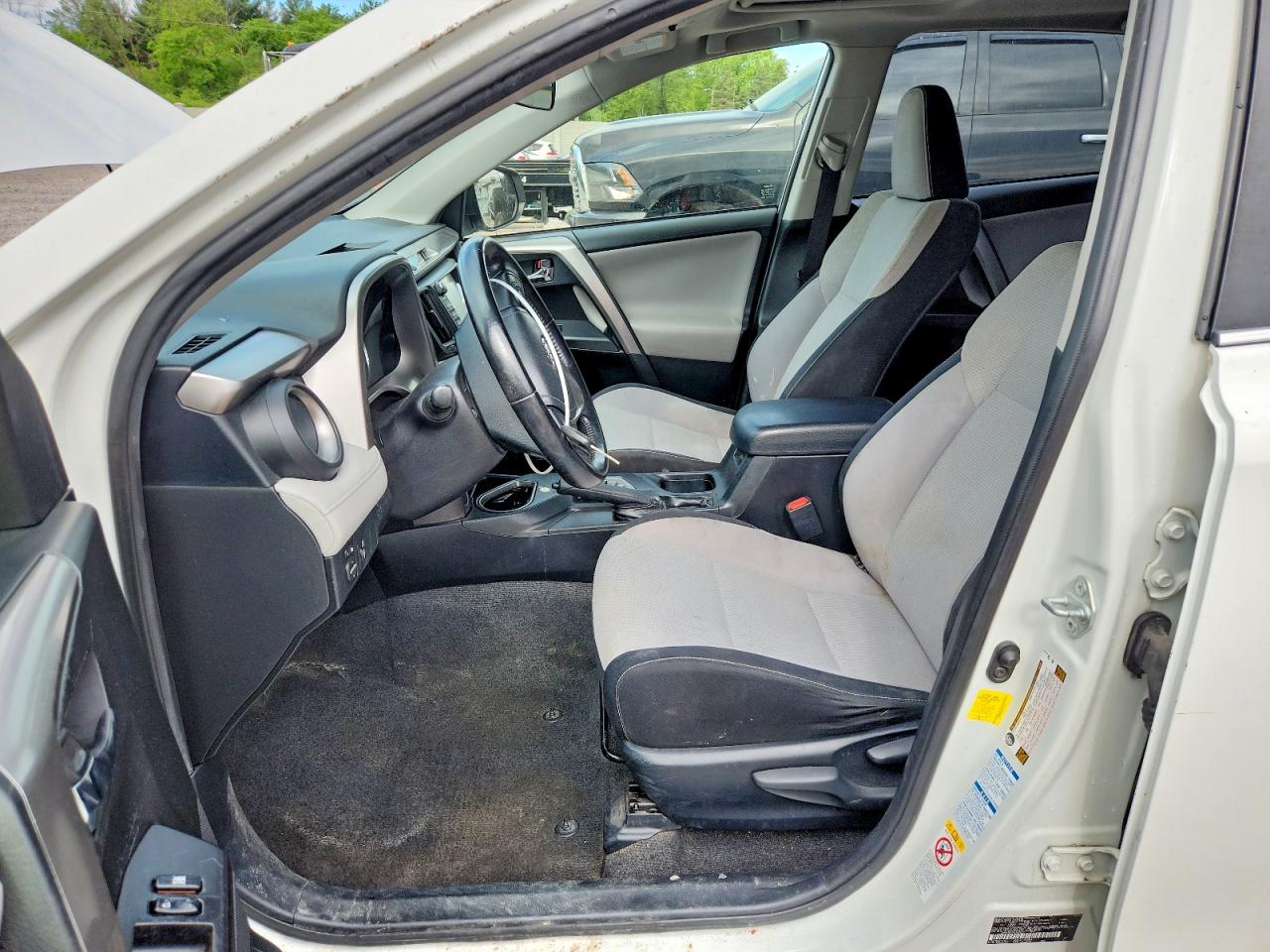 2016 TOYOTA RAV4 XLE photo 13