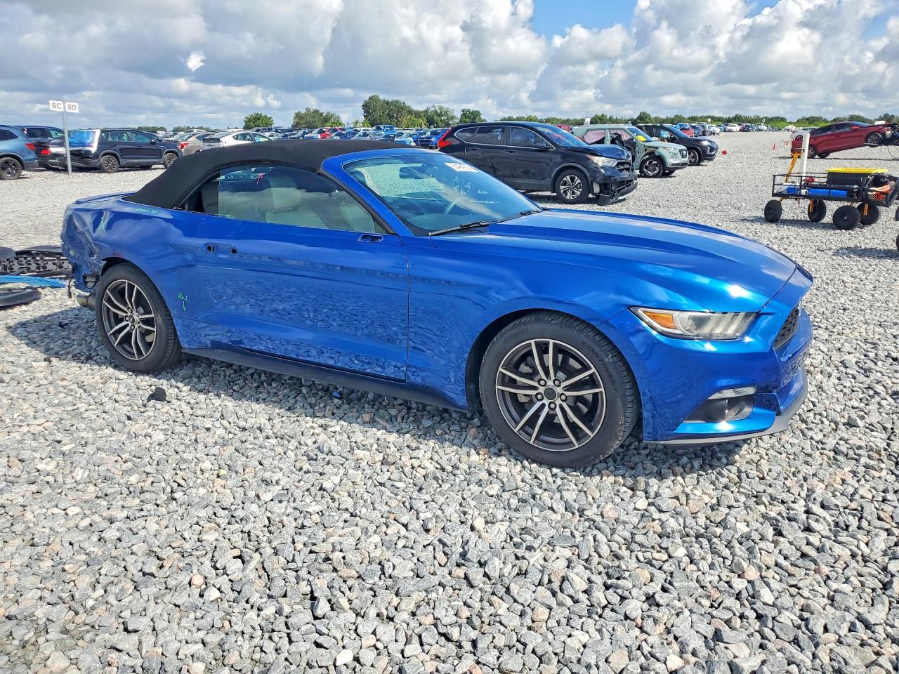 2017 FORD MUSTANG photo 10