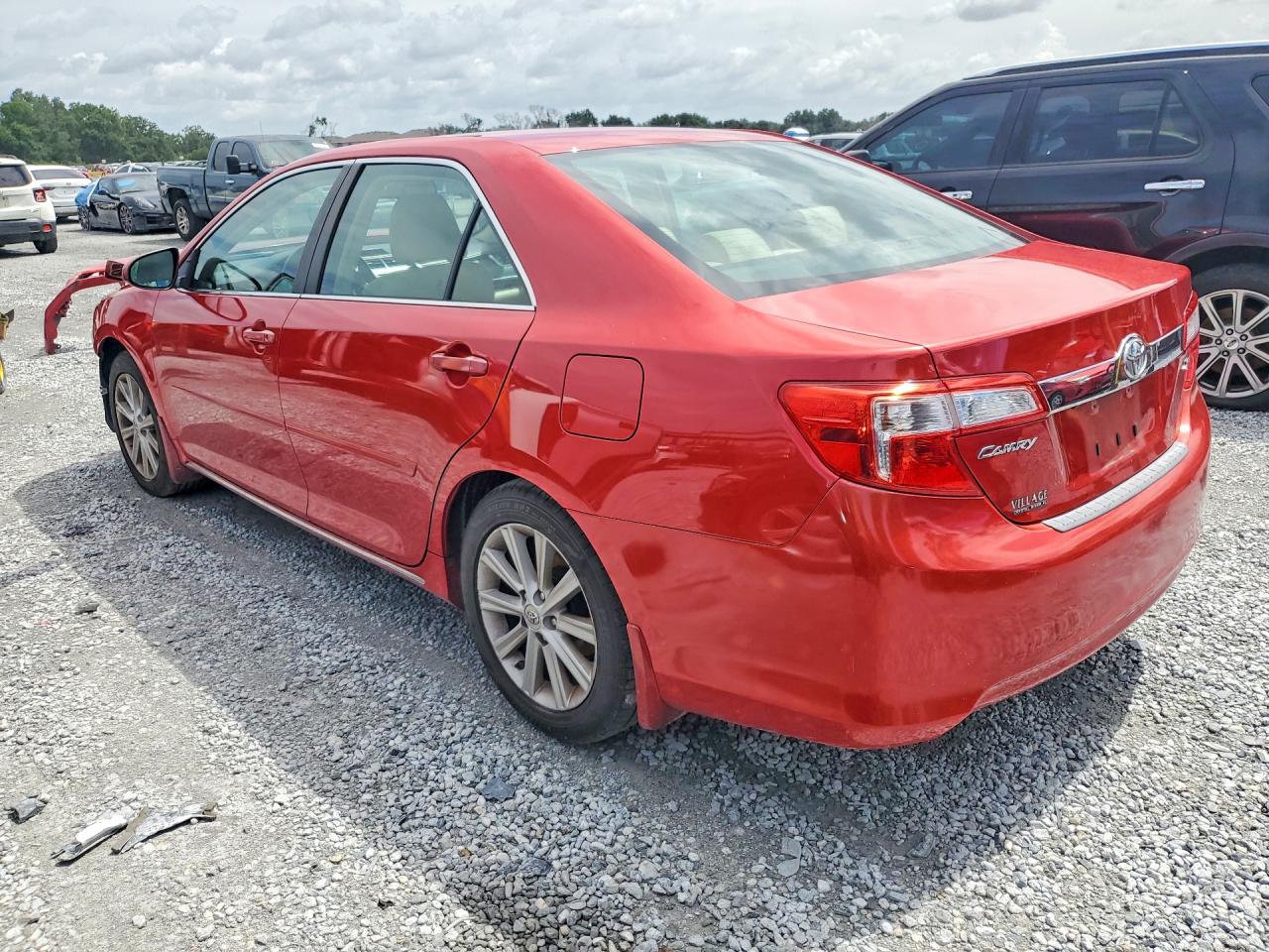 2012 TOYOTA CAMRY XLE photo 4