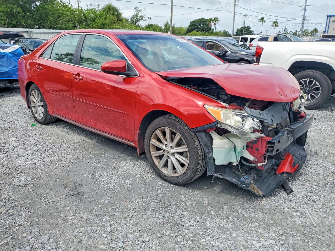 2012 TOYOTA CAMRY XLE photo 10