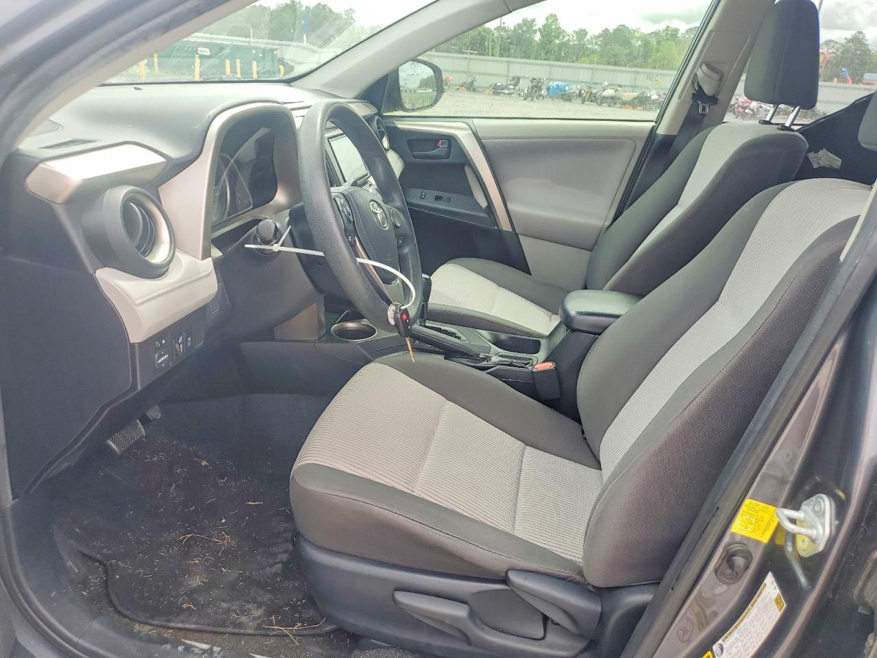 2013 TOYOTA RAV4 LE photo 19