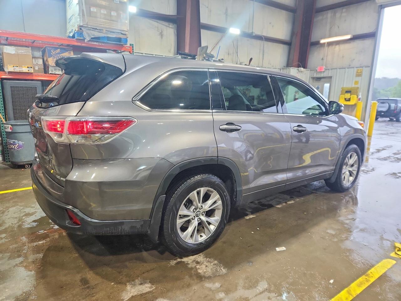 2016 TOYOTA HIGHLANDER LE PLUS photo 7