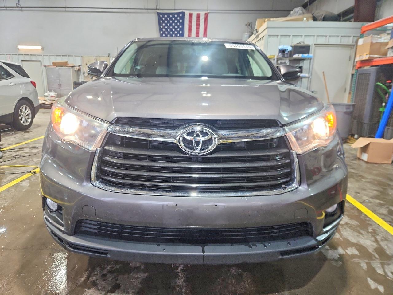 2016 TOYOTA HIGHLANDER LE PLUS photo 13